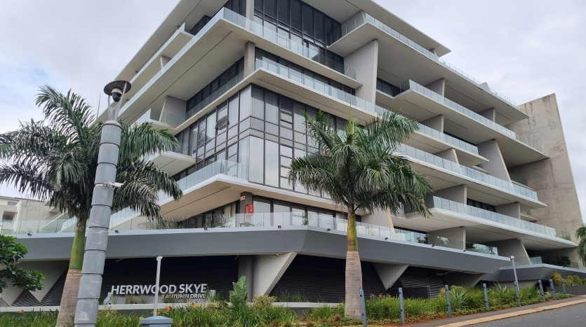 4 Bed Penthouse with Panoramic Sea Views Property Lead Image