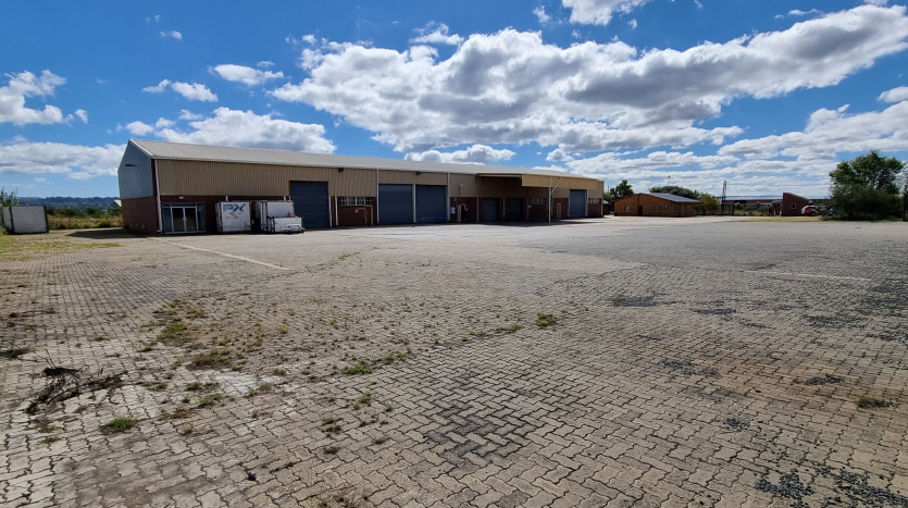 ± 7 900 m² Industrial Property with National Tenant Property Lead Image