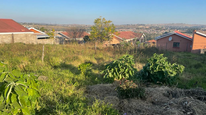 ± 380 m² Vacant Land in Rosewood Property Lead Image