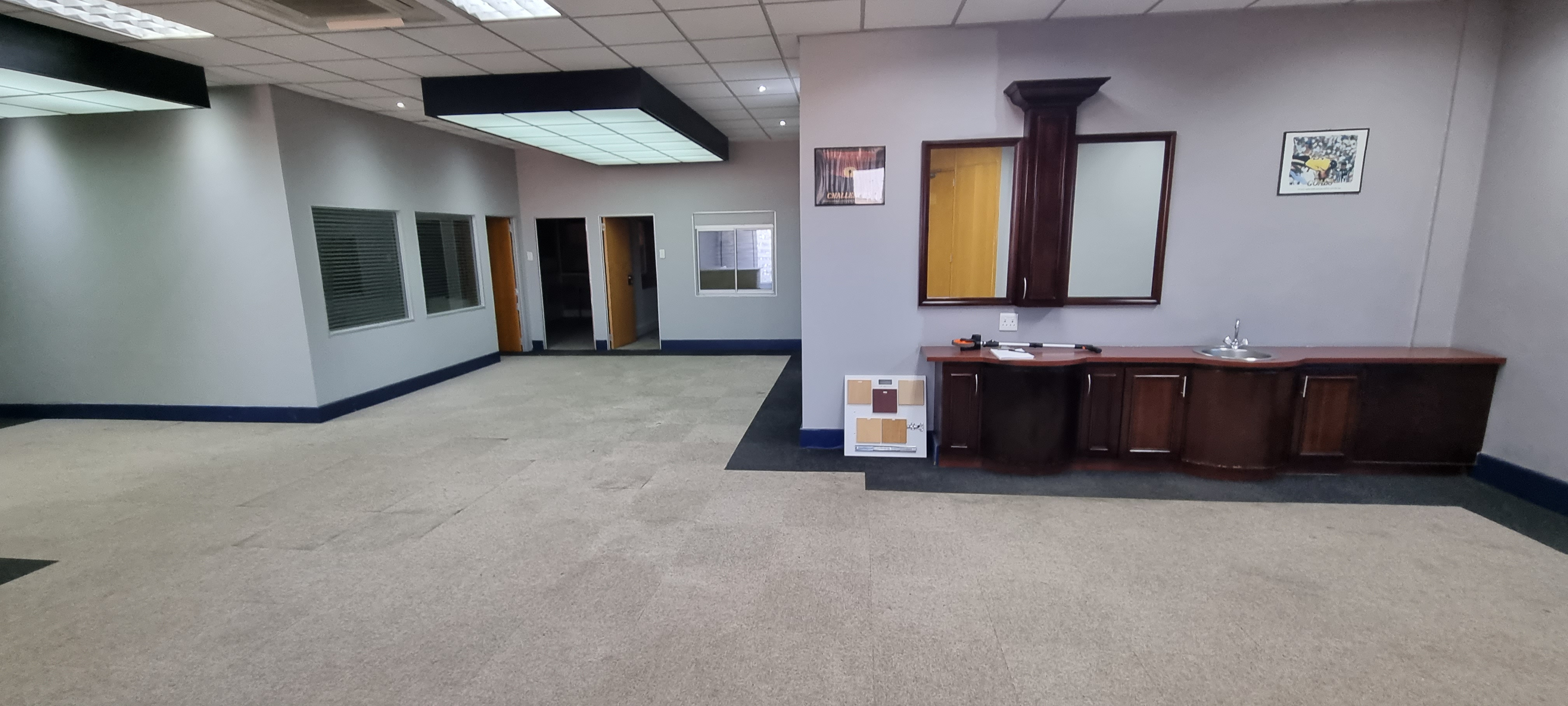 ± 4 000 m² Warehouse Facilities in Springfield Park