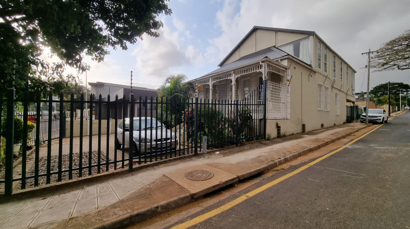 3 Storey Building in Overport Property Images