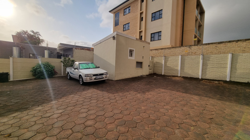 3 Storey Building in Overport Property Images