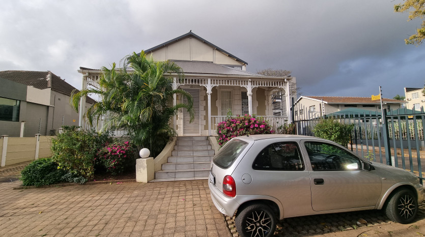 3 Storey Building in Overport Property Images