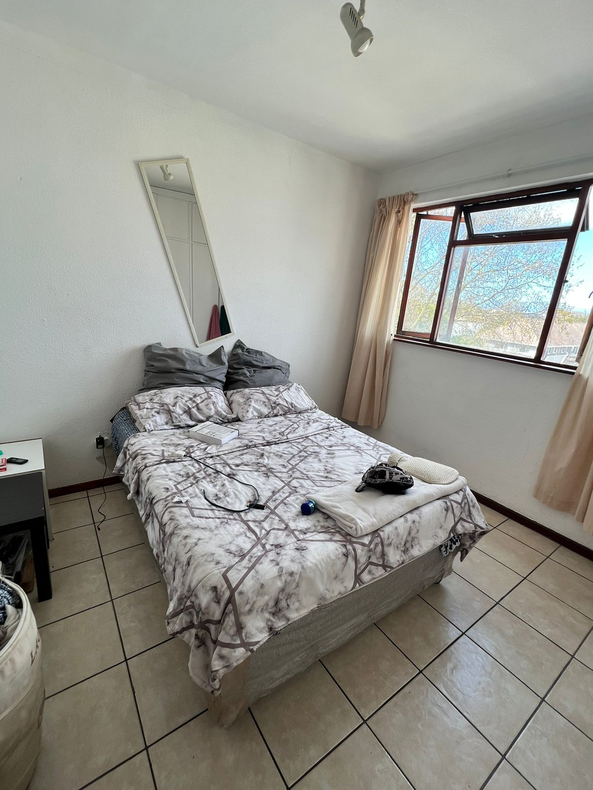 2 Bedroom Apartment near Newlands Stadium