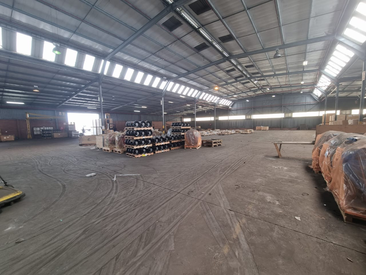 Industrial Property with Platformed Yard in Richards Bay