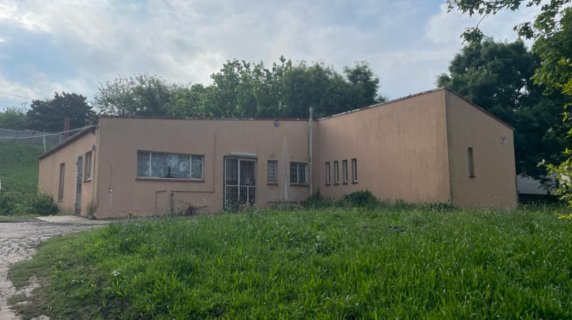 4 Bedroom House with Outbuilding in Butterworth Property Images